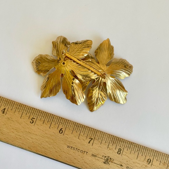 Vintage Rare Hand Painted Metal Double Flower Brooch Pin - Picture 5 of 8
